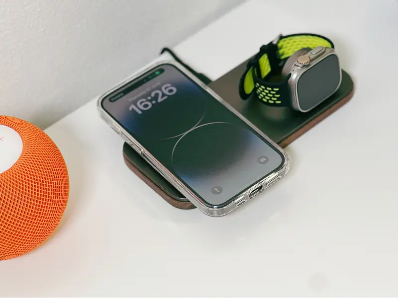 Dřevěná MagSafe nabíječka 2v1